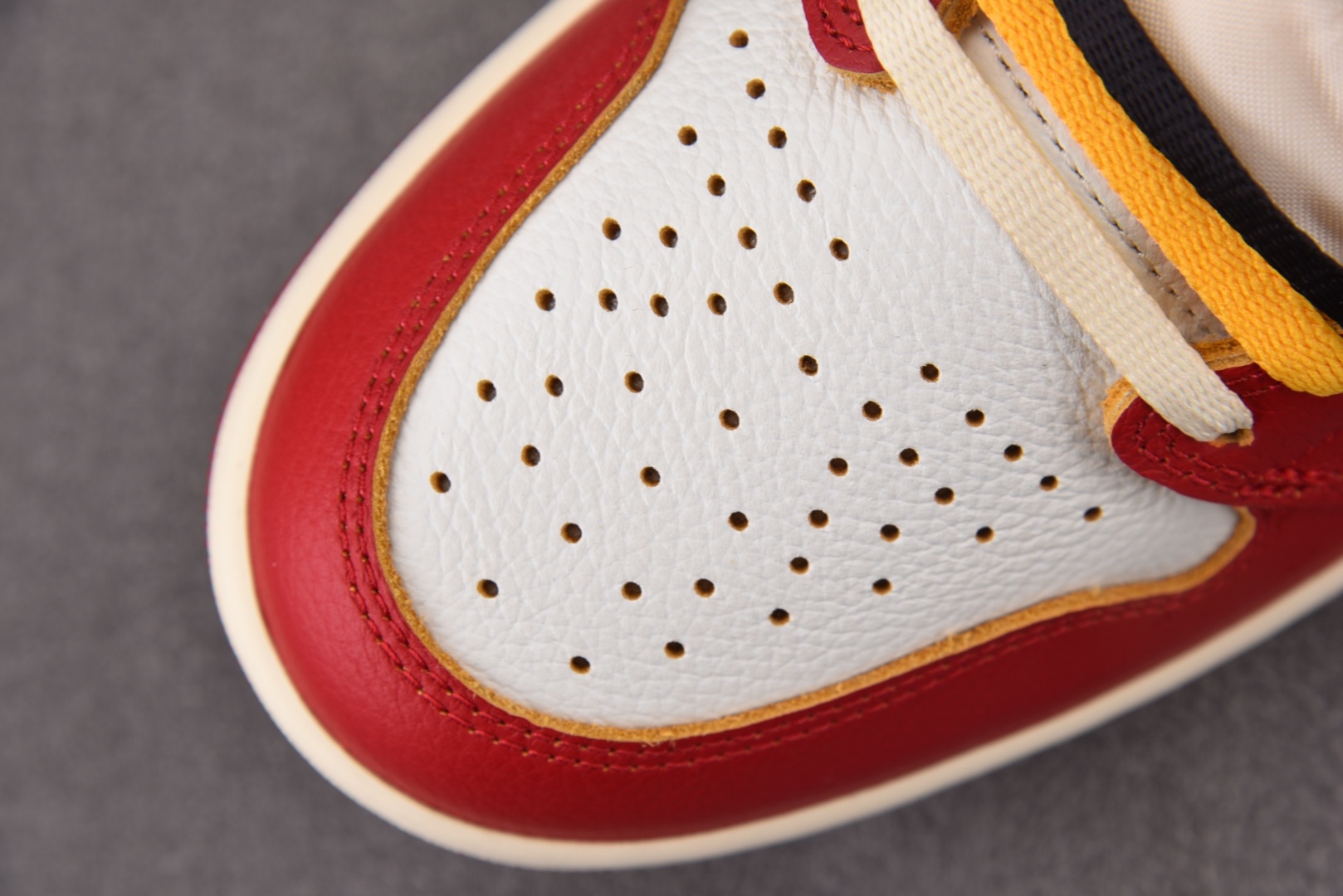 AJ1高帮 尺码40-48.5

纯原版出品-Air Jordan 1 Retro High OG SP