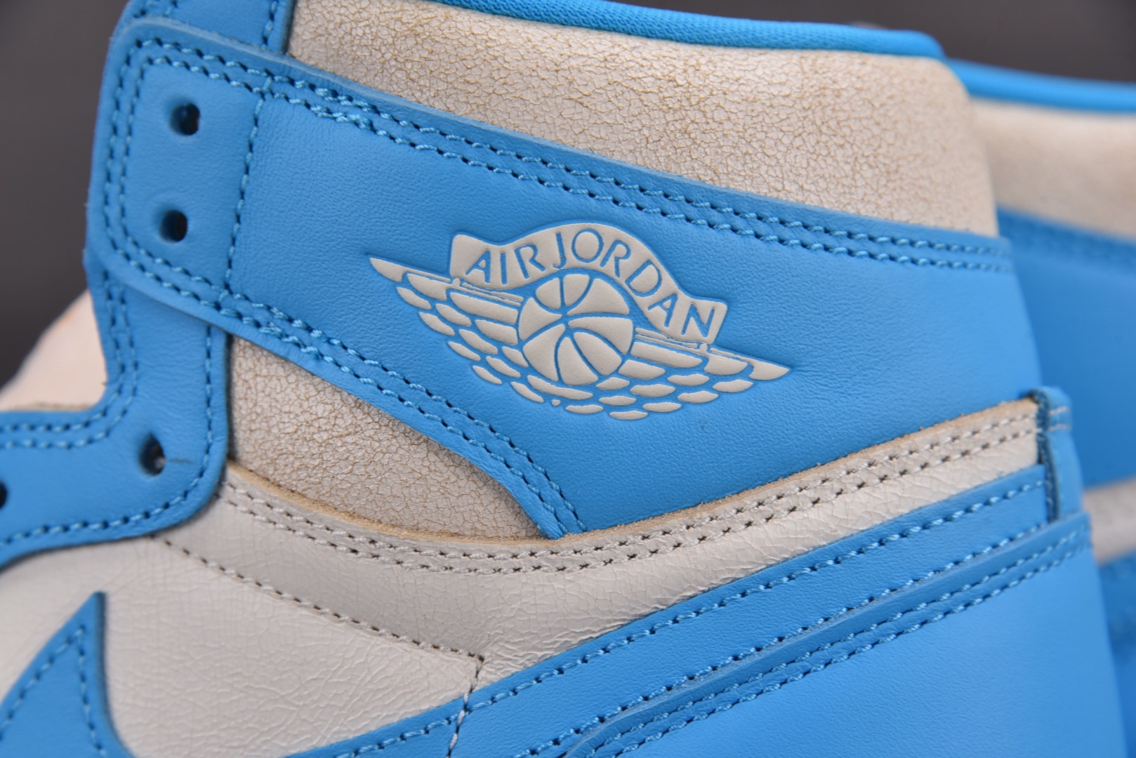AJ1高帮 尺码40-48.5

纯原版出品-Air Jordan 1 Retro High OG UN