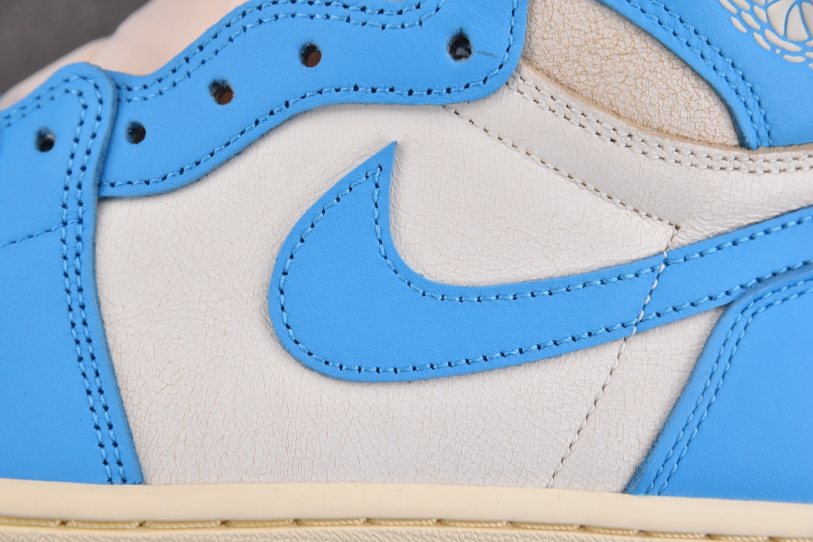 AJ1高帮 尺码40-48.5

纯原版出品-Air Jordan 1 Retro High OG UN