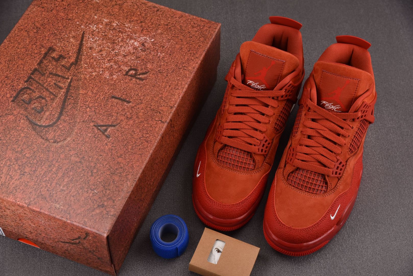AJ4 尺码40-48.5

纯原版出品-Nigel Sylvester x Air Jordan Ai