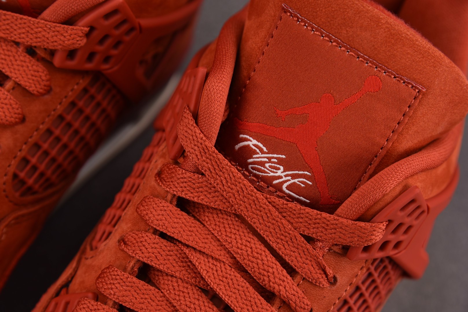 AJ4 尺码40-48.5

纯原版出品-Nigel Sylvester x Air Jordan Ai