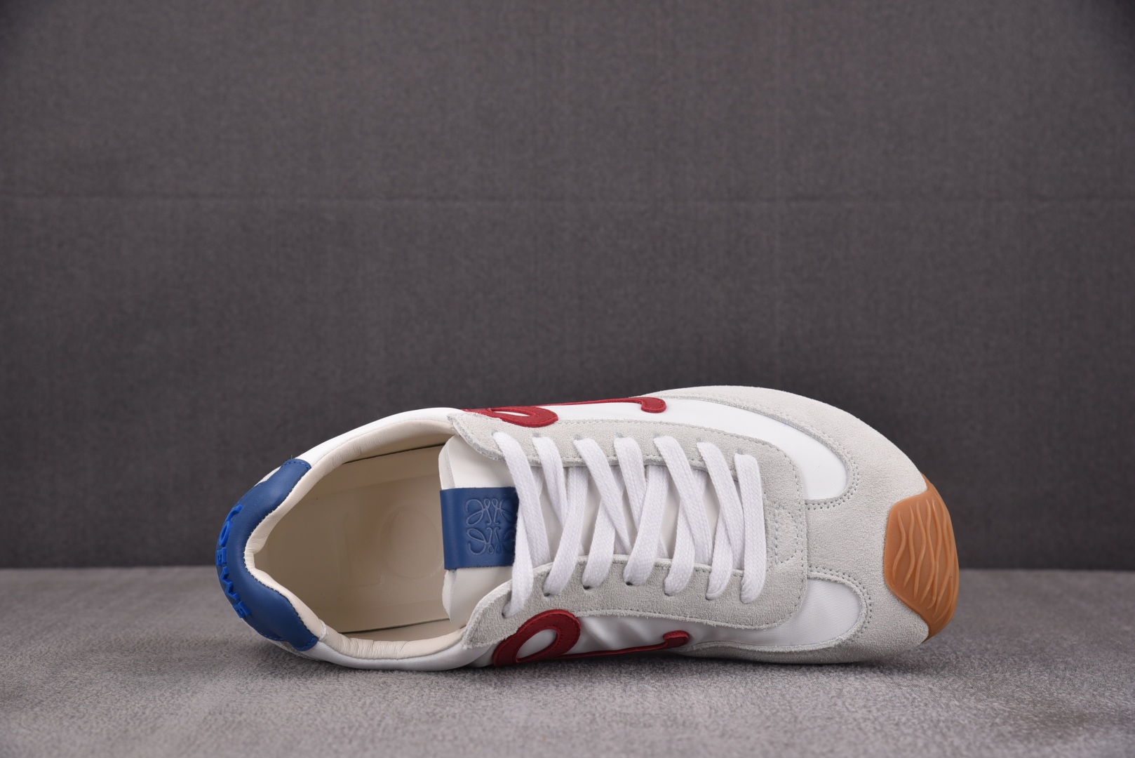 Loewe 罗意威 尺码35-45

纯原版出品-LOEWE Ballet Runner 2.0 白红蓝
