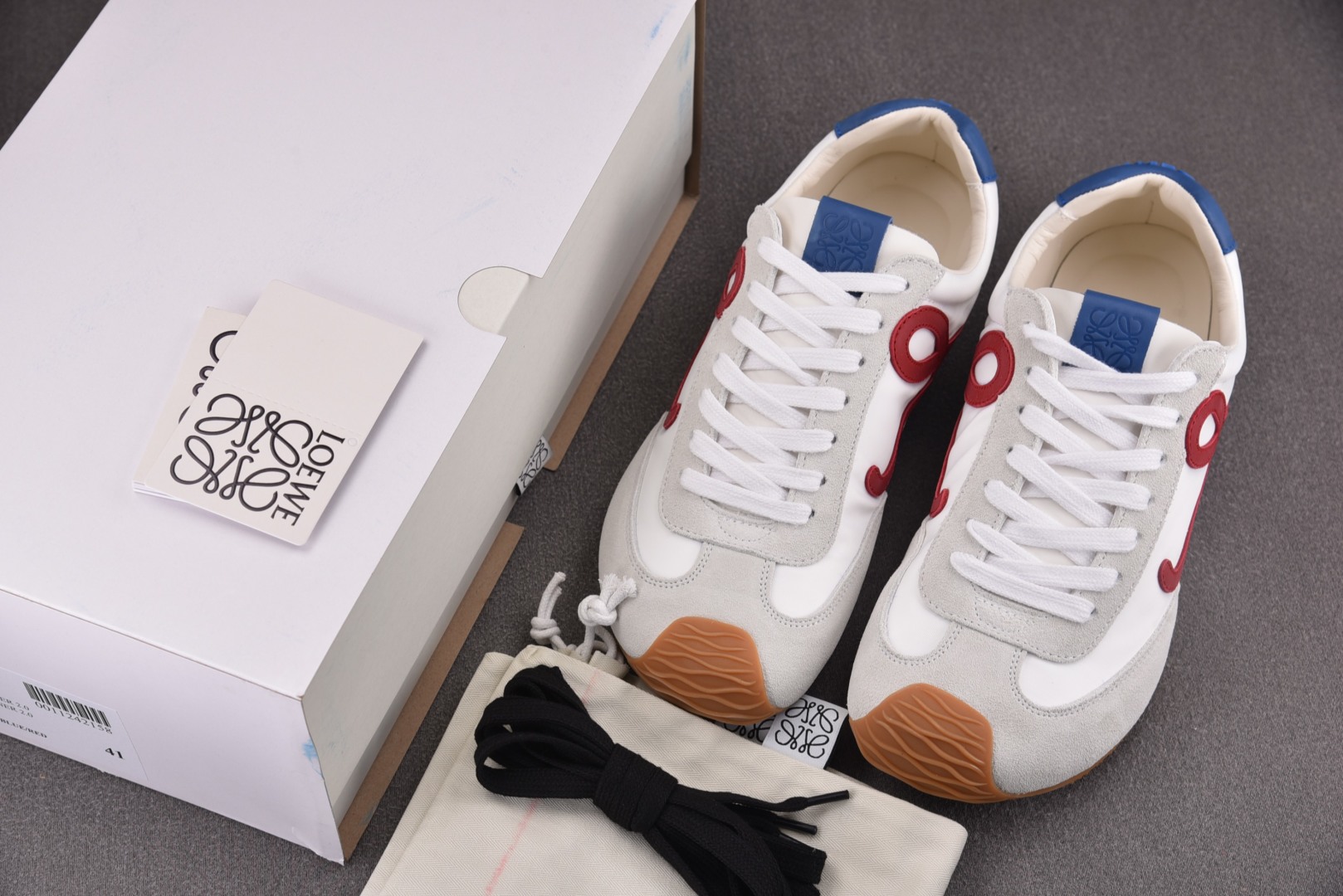 Loewe 罗意威 尺码35-45

纯原版出品-LOEWE Ballet Runner 2.0 白红蓝