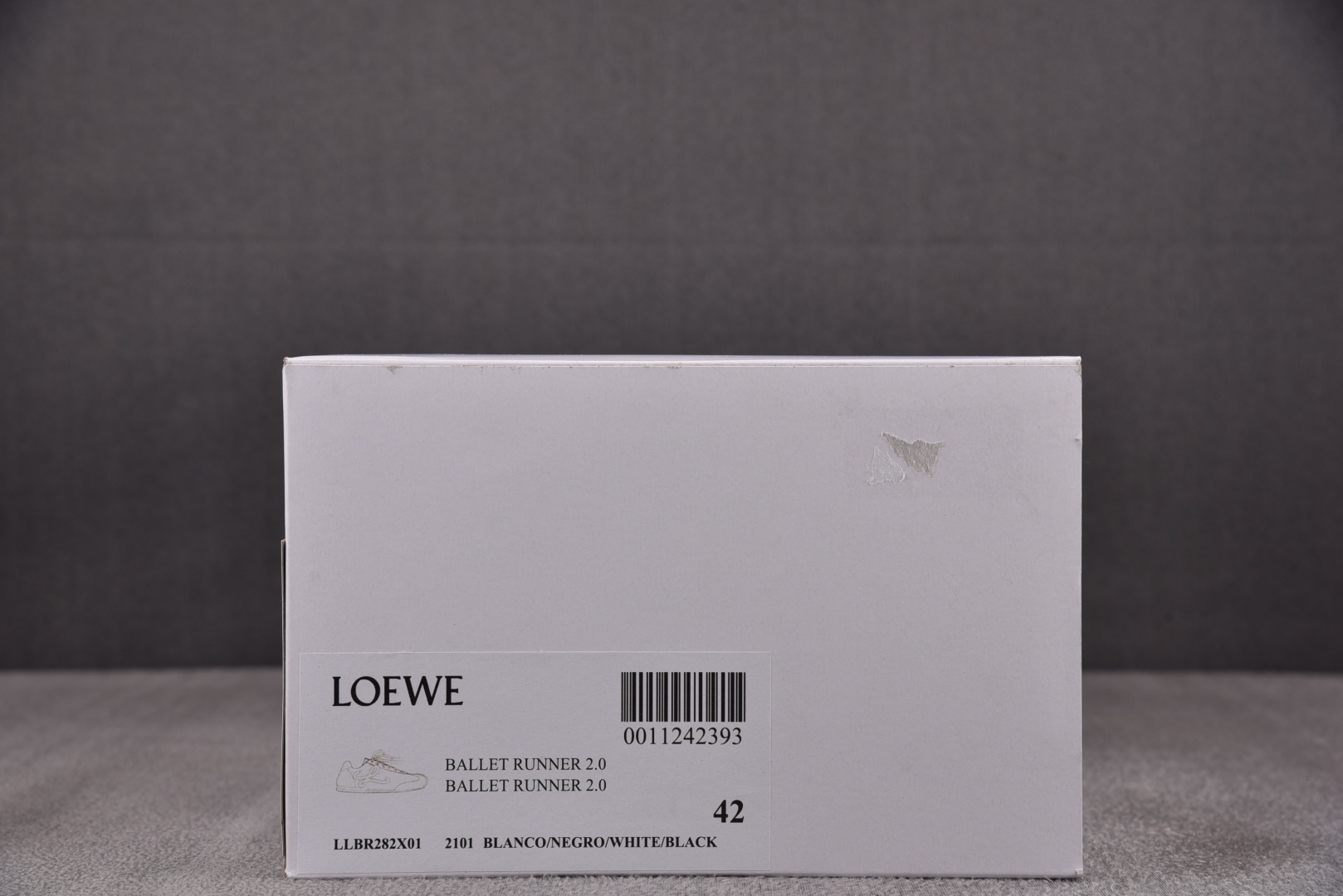 Loewe 罗意威 尺码35-45

纯原版出品-LOEWE Ballet Runner 2.0 白色 