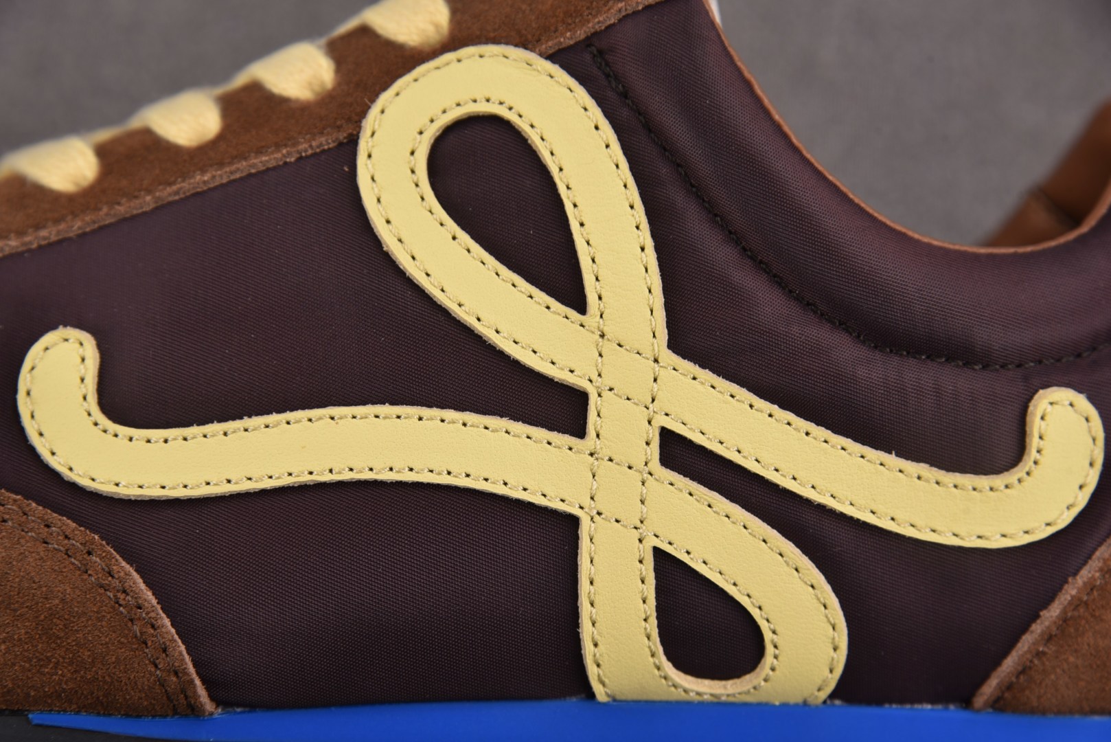 Loewe 罗意威 尺码35-45

纯原版出品-LOEWE Ballet Runner 2.0 棕褐色