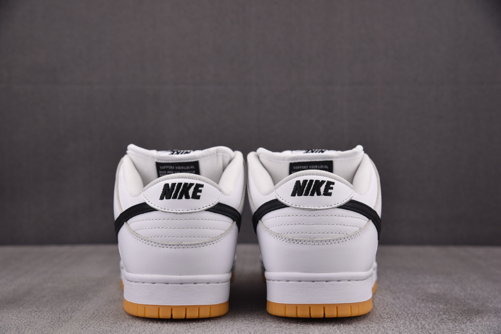 Dunk 尺码40-47.5

纯原版出品-NK SB Dunk Low Pro White Gum 白