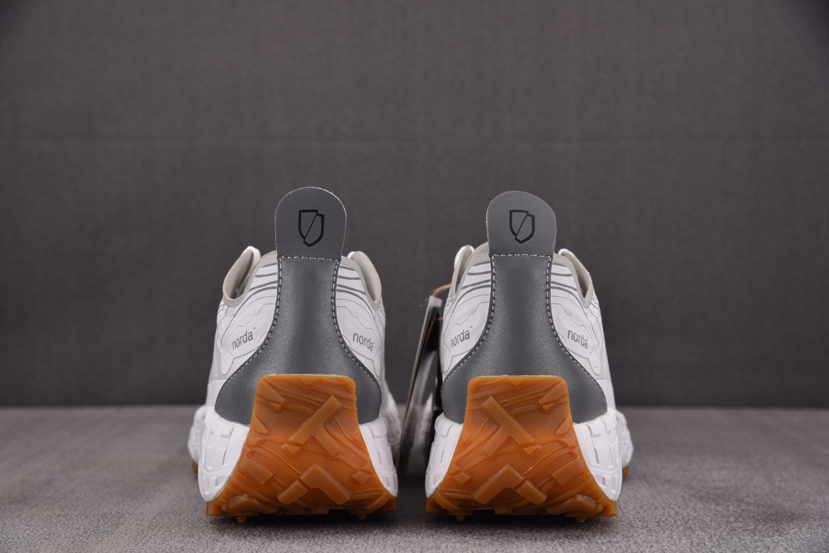 NORDA 尺码39-45

纯原版出品-NORDA 001 Anti SliP Wear Resist