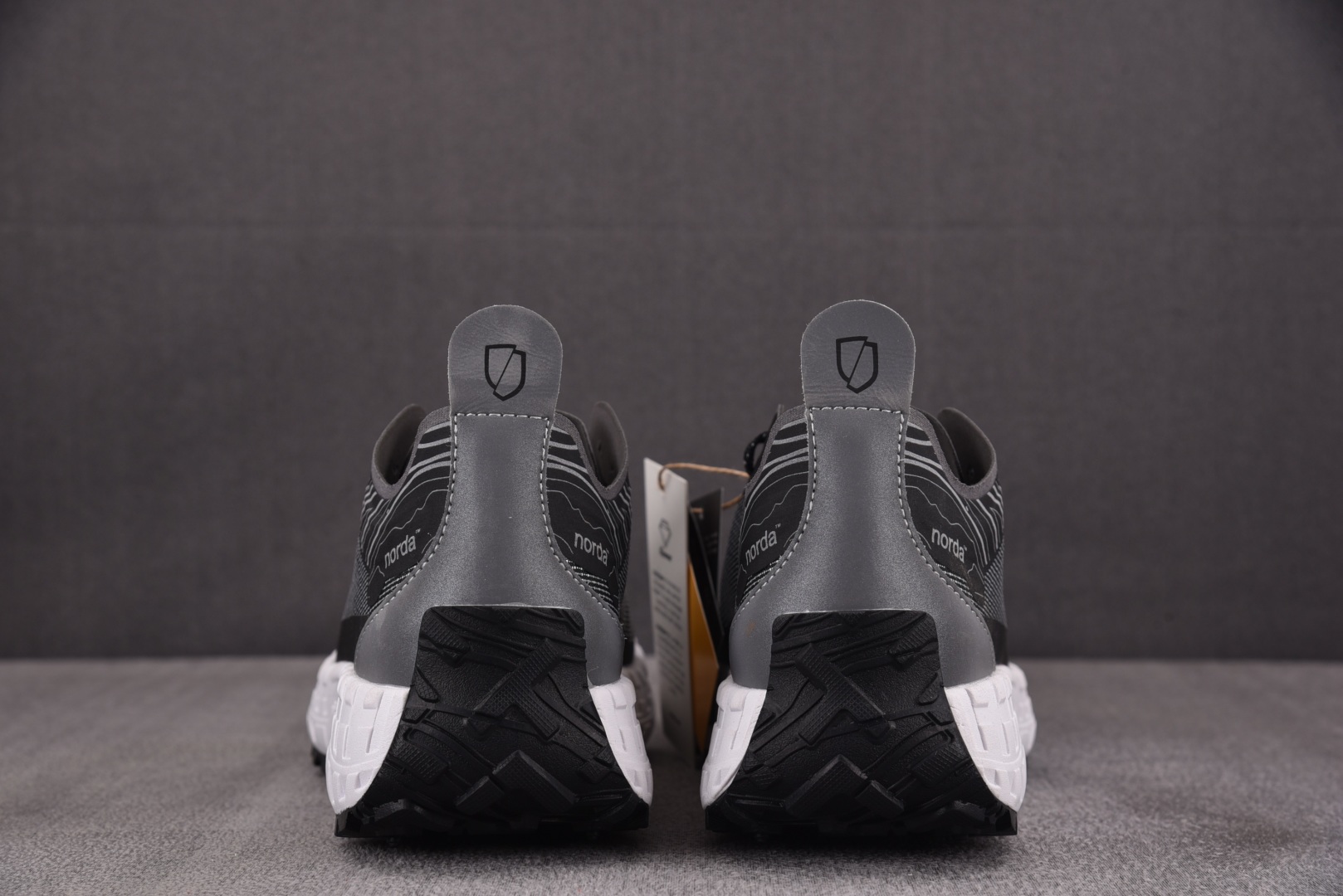 NORDA 尺码39-45

纯原版出品-NORDA 001 Anti SliP Wear Resist