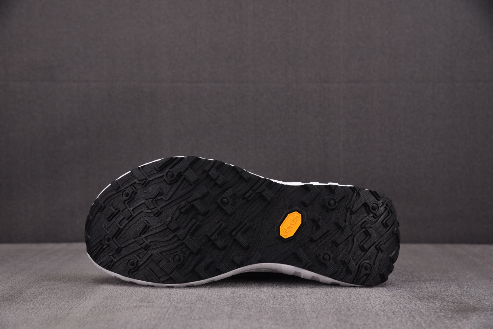 NORDA 尺码39-45

纯原版出品-NORDA 001 Anti SliP Wear Resist