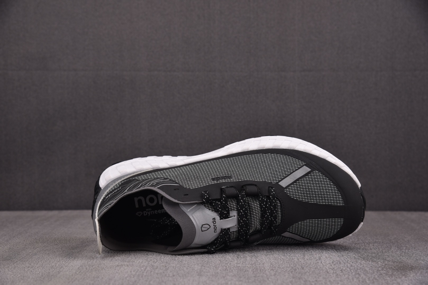 NORDA 尺码39-45

纯原版出品-NORDA 001 Anti SliP Wear Resist