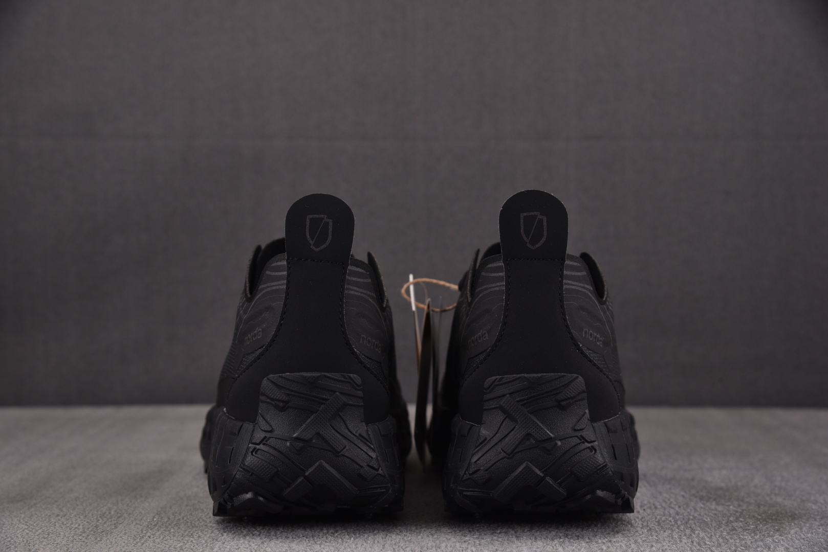 NORDA 尺码39-45

纯原版出品-NORDA 001 Anti SliP Wear Resist