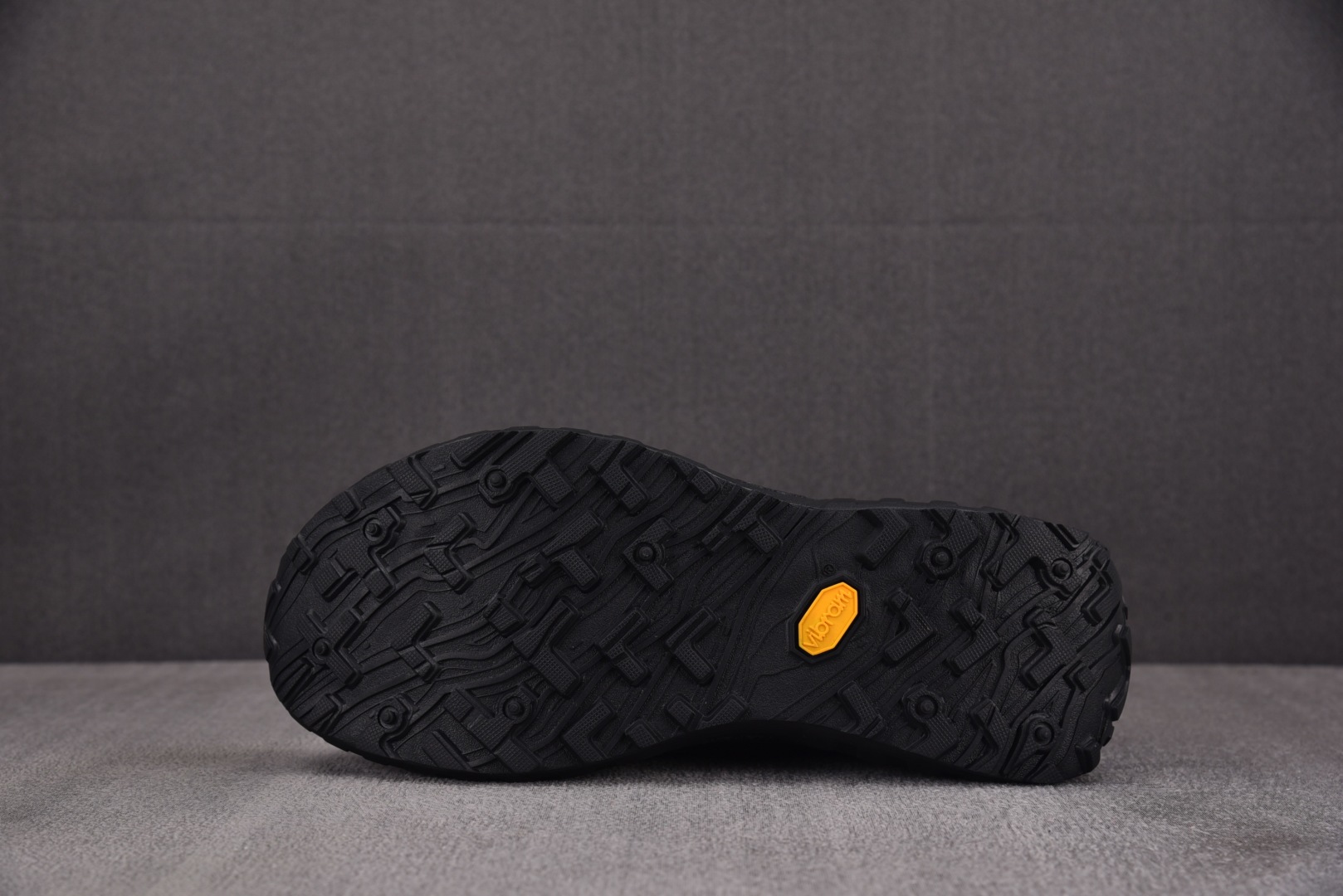 NORDA 尺码39-45

纯原版出品-NORDA 001 Anti SliP Wear Resist