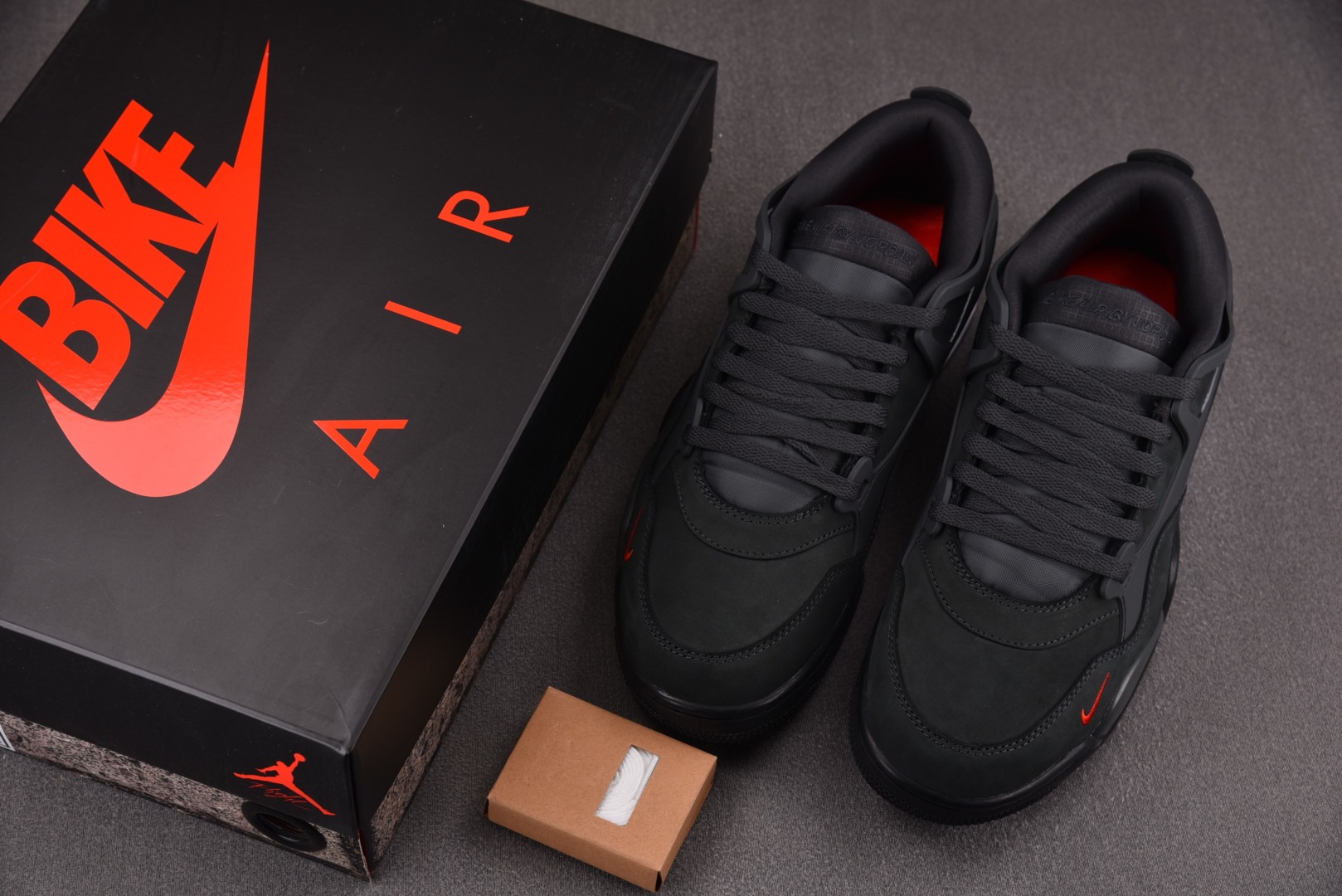 AJ4 尺码36-47.5

纯原版出品-Air Jordan 4 RM SP Nigel Sylves