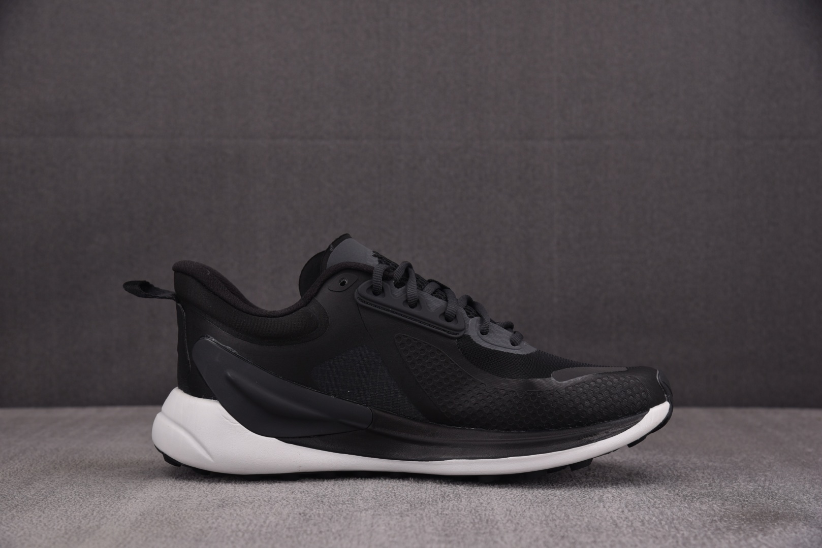 Lulu 尺码36-44

纯原版出品-Lululemon Blissfeel Trail 露露乐蒙 黑