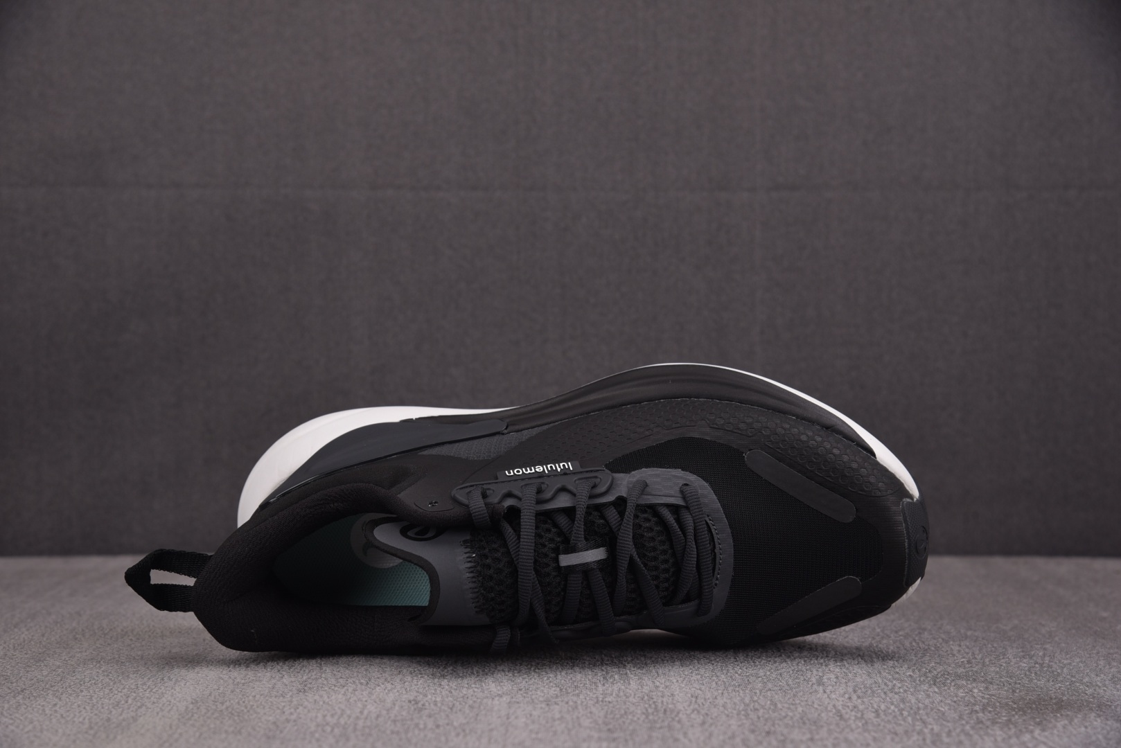 Lulu 尺码36-44

纯原版出品-Lululemon Blissfeel Trail 露露乐蒙 黑