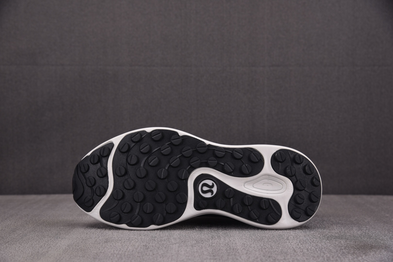 Lulu 尺码36-44

纯原版出品-Lululemon Blissfeel Trail 露露乐蒙 黑