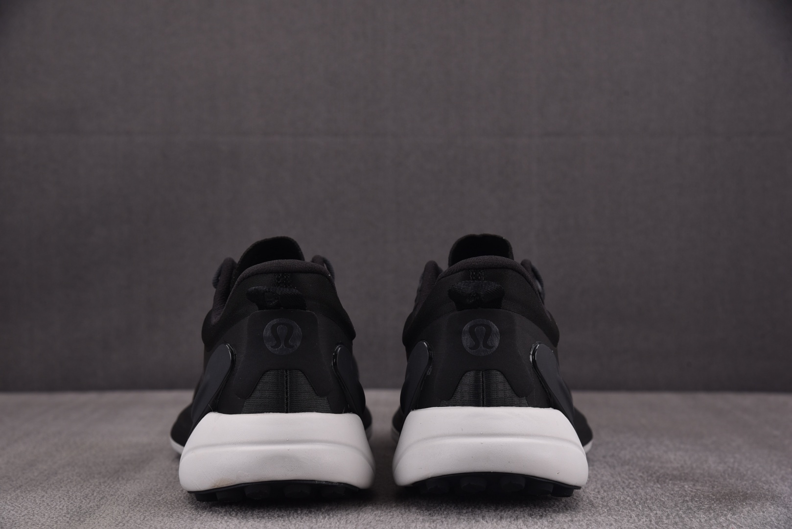 Lulu 尺码36-44

纯原版出品-Lululemon Blissfeel Trail 露露乐蒙 黑