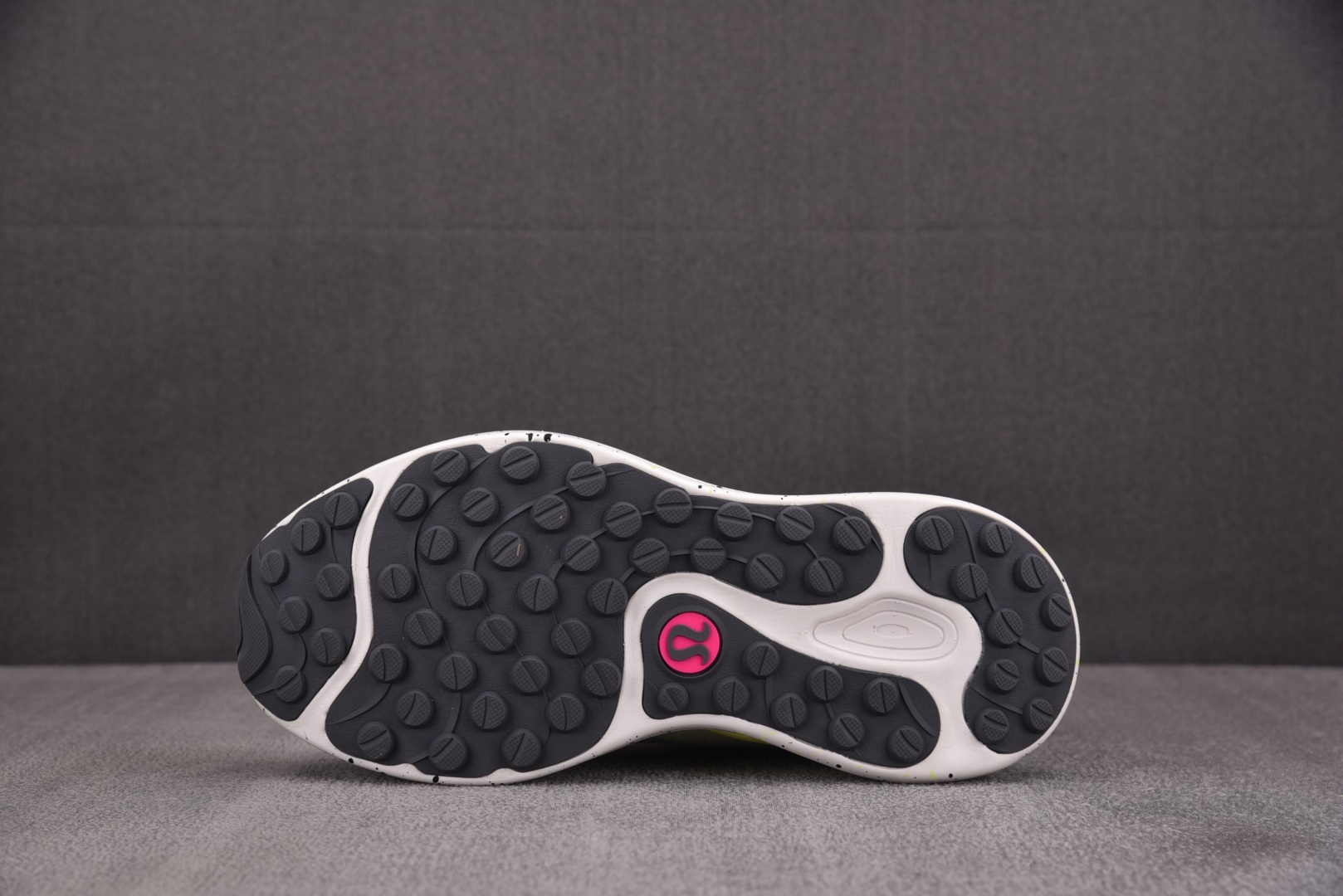 Lulu 尺码36-44

纯原版出品-Lululemon Blissfeel Trail 灰绿 YZ0