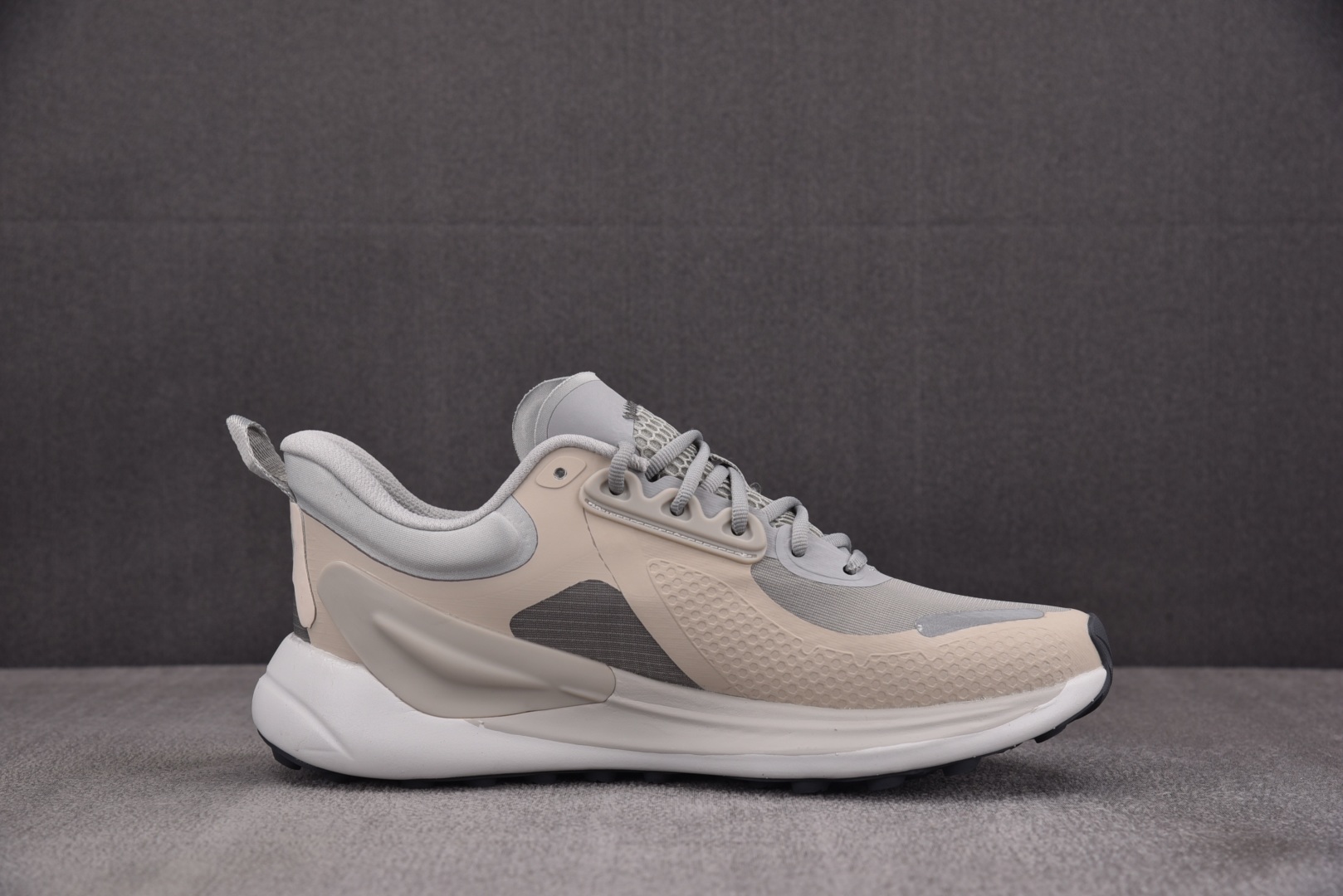 Lulu 尺码36-44

纯原版出品-Lululemon Blissfeel Trail 米灰 YZ0