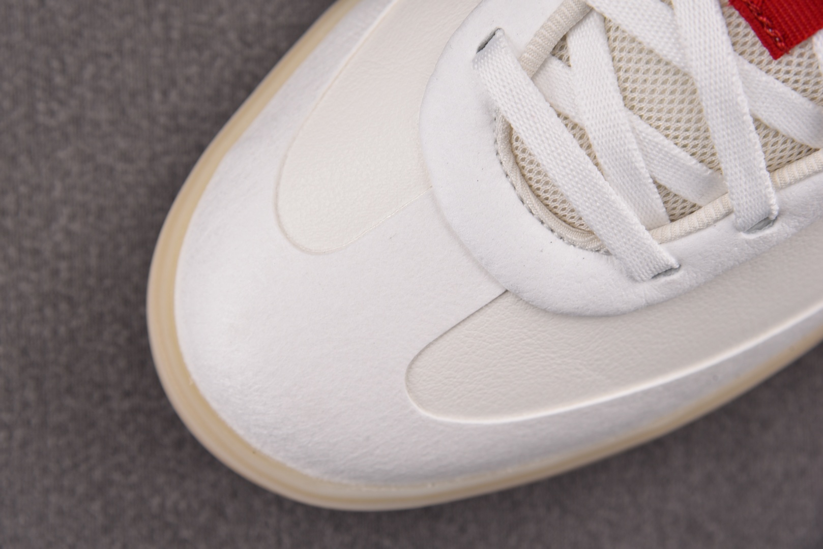 Lulu 尺码36-44

纯原版出品-Lululemon Cityverse 露露乐蒙城市系列 白红 