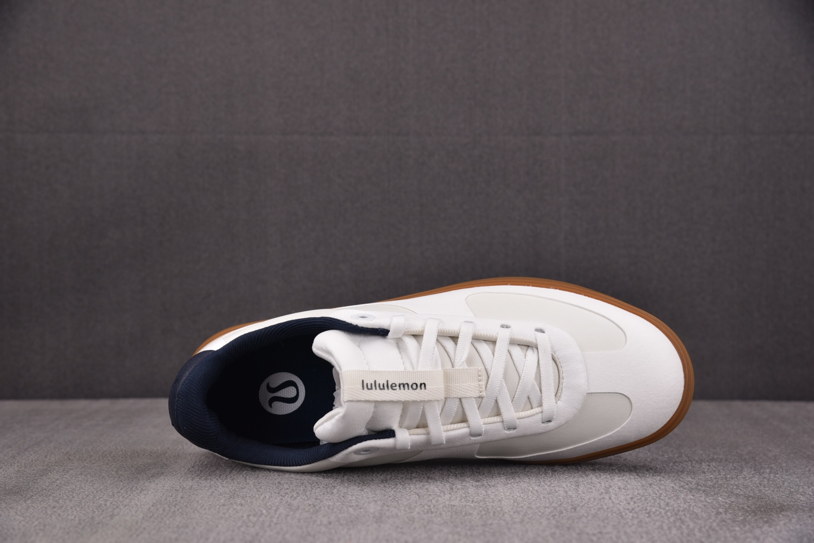 Lulu 尺码36-44

纯原版出品-Lululemon Cityverse 露露乐蒙城市系列 白色 