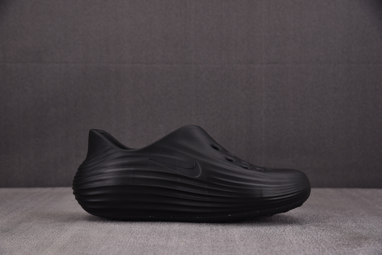 洞洞鞋 尺码36-49.5

纯原版出品-NK ReactX Rejuven8 全黑 HV5060-00
