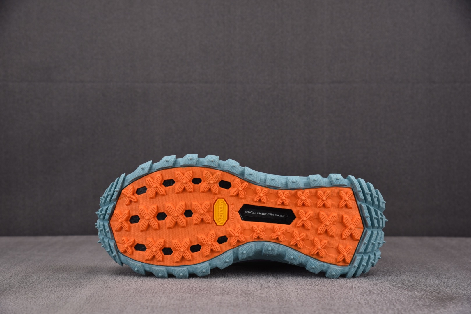 Moncler 尺码36-46

纯原版出品-Moncler TrailgriP Amoeba 盟可睐/