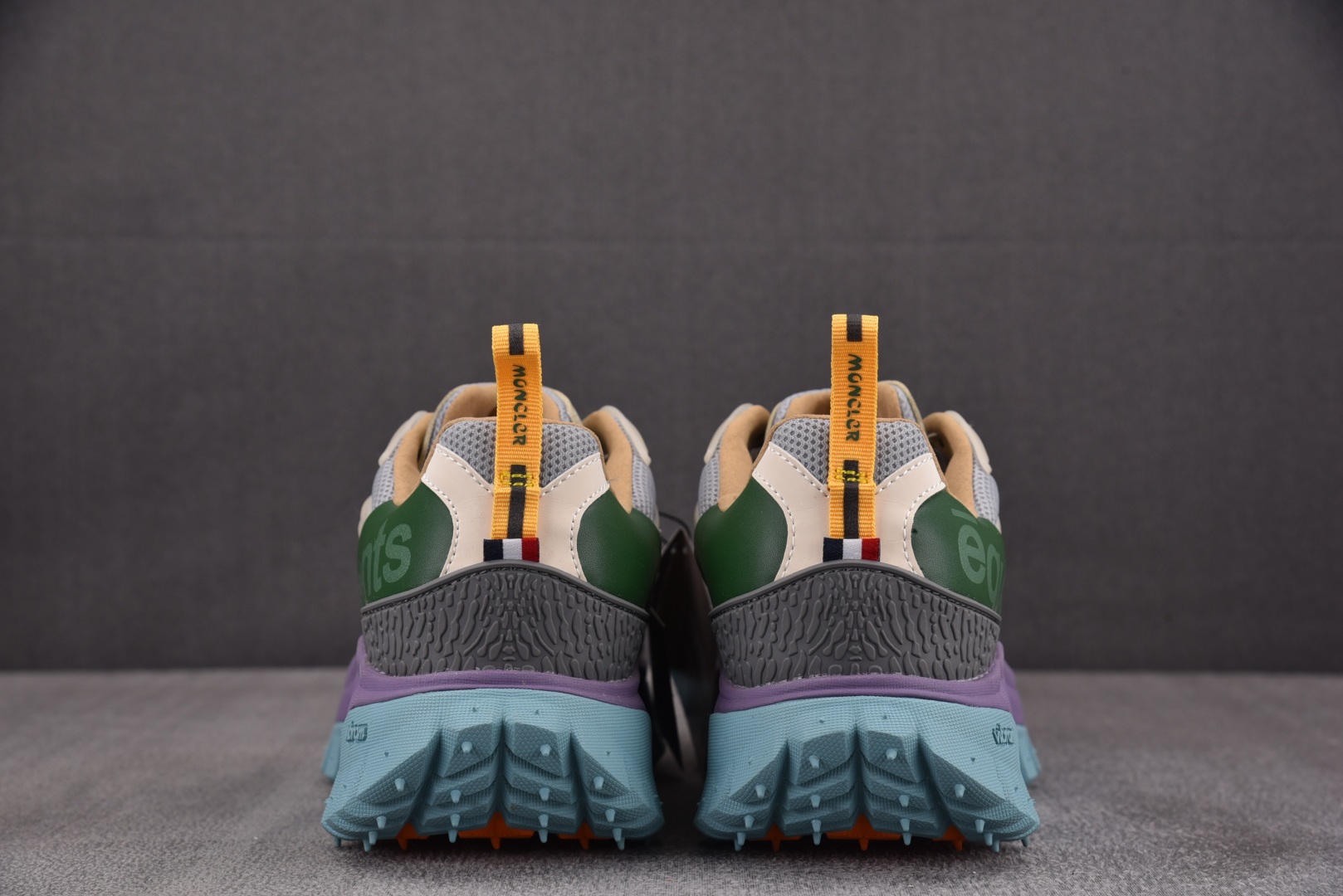 Moncler 尺码36-46

纯原版出品-Moncler TrailgriP Amoeba 盟可睐/