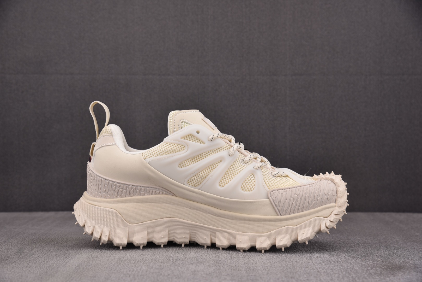 Moncler 尺码36-46

纯原版出品-Moncler TrailgriP Amoeba 盟可睐 