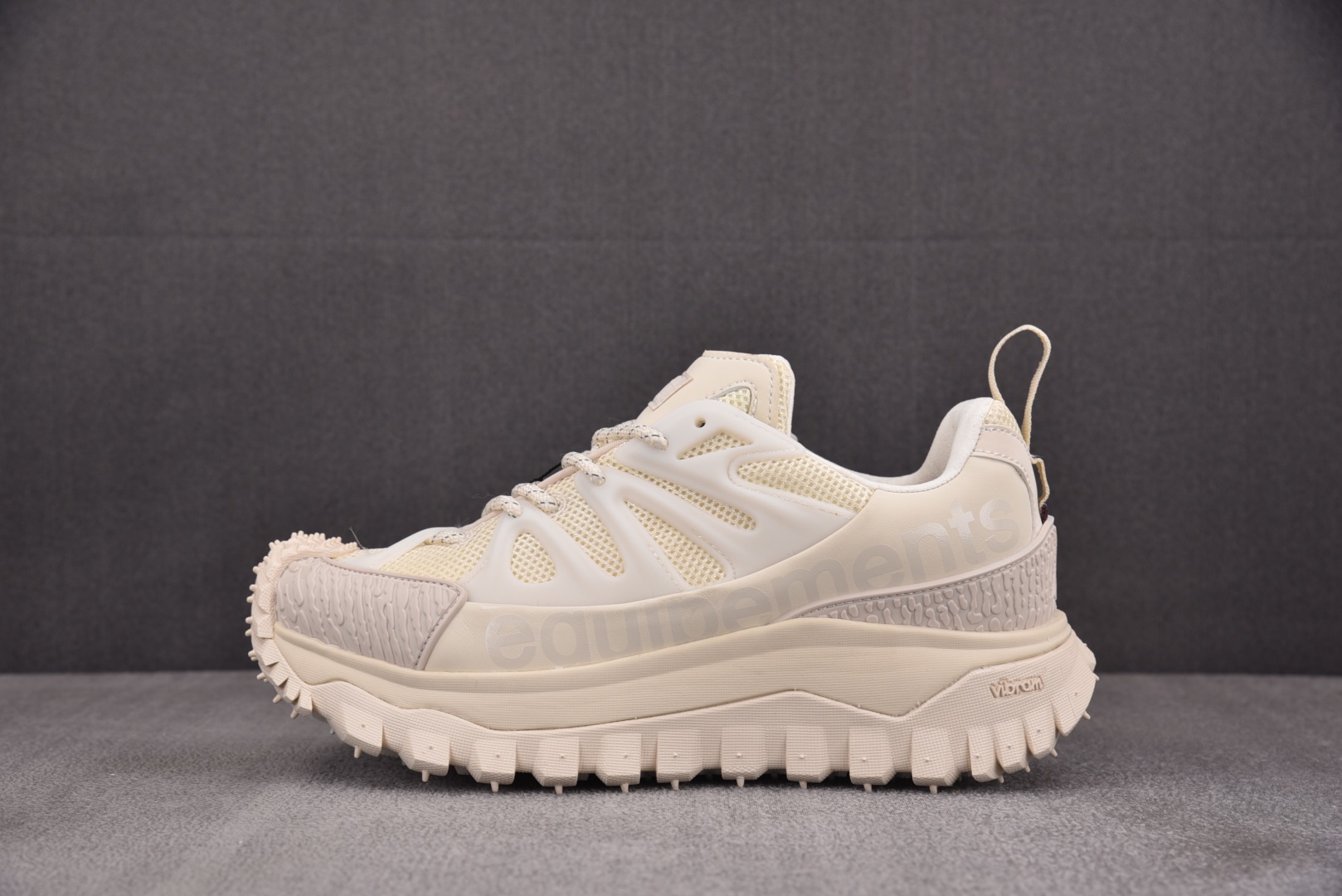 Moncler 尺码36-46

纯原版出品-Moncler TrailgriP Amoeba 盟可睐 