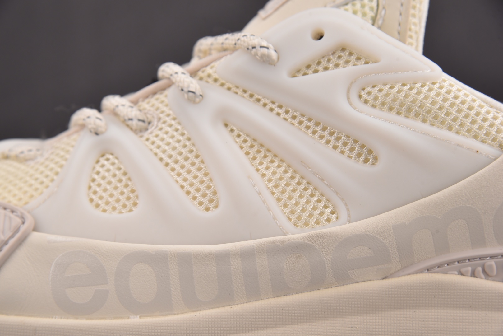 Moncler 尺码36-46

纯原版出品-Moncler TrailgriP Amoeba 盟可睐 