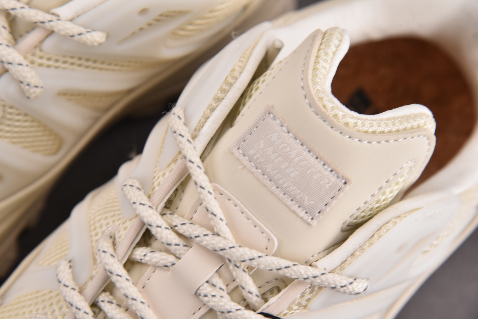 Moncler 尺码36-46

纯原版出品-Moncler TrailgriP Amoeba 盟可睐 