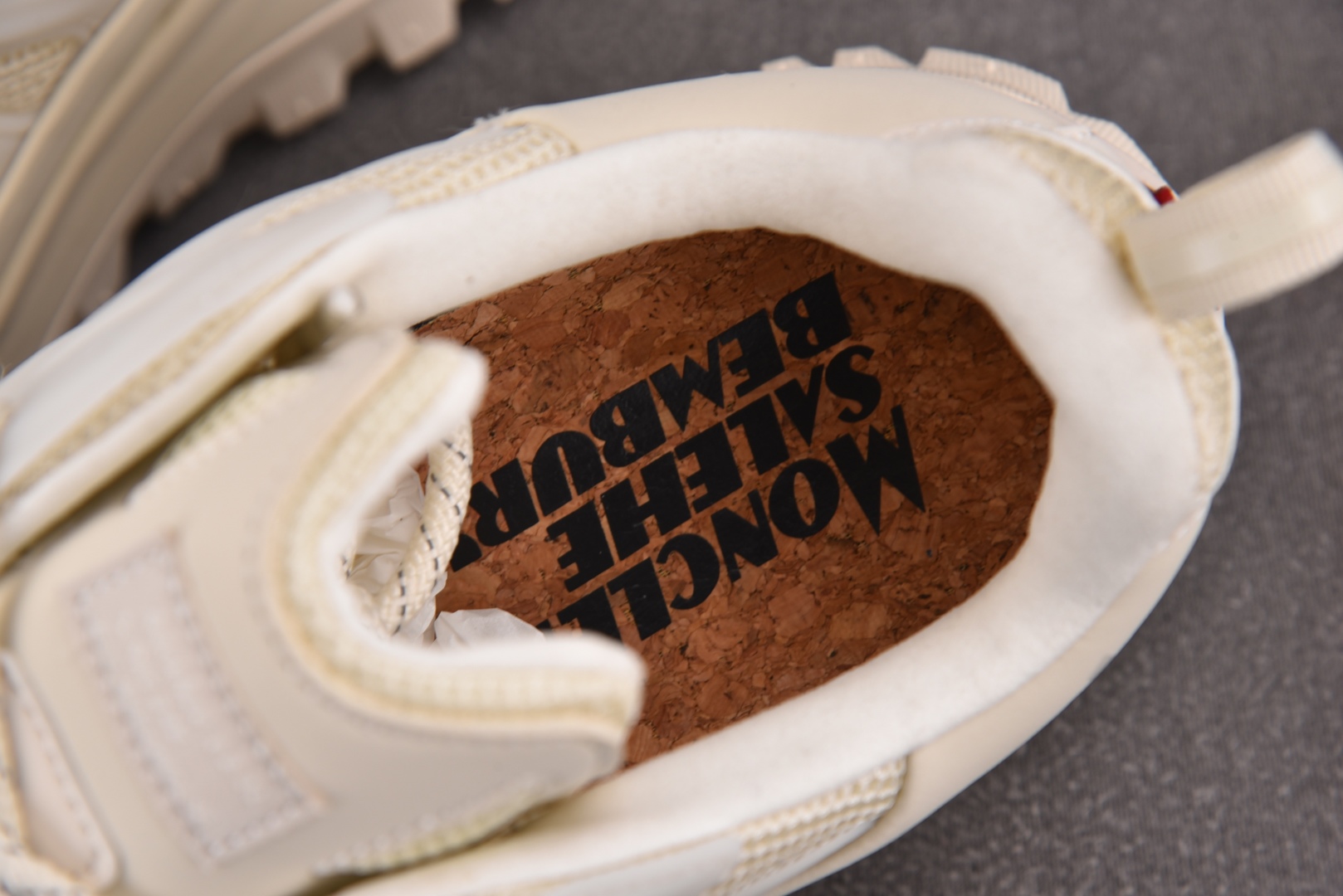 Moncler 尺码36-46

纯原版出品-Moncler TrailgriP Amoeba 盟可睐 