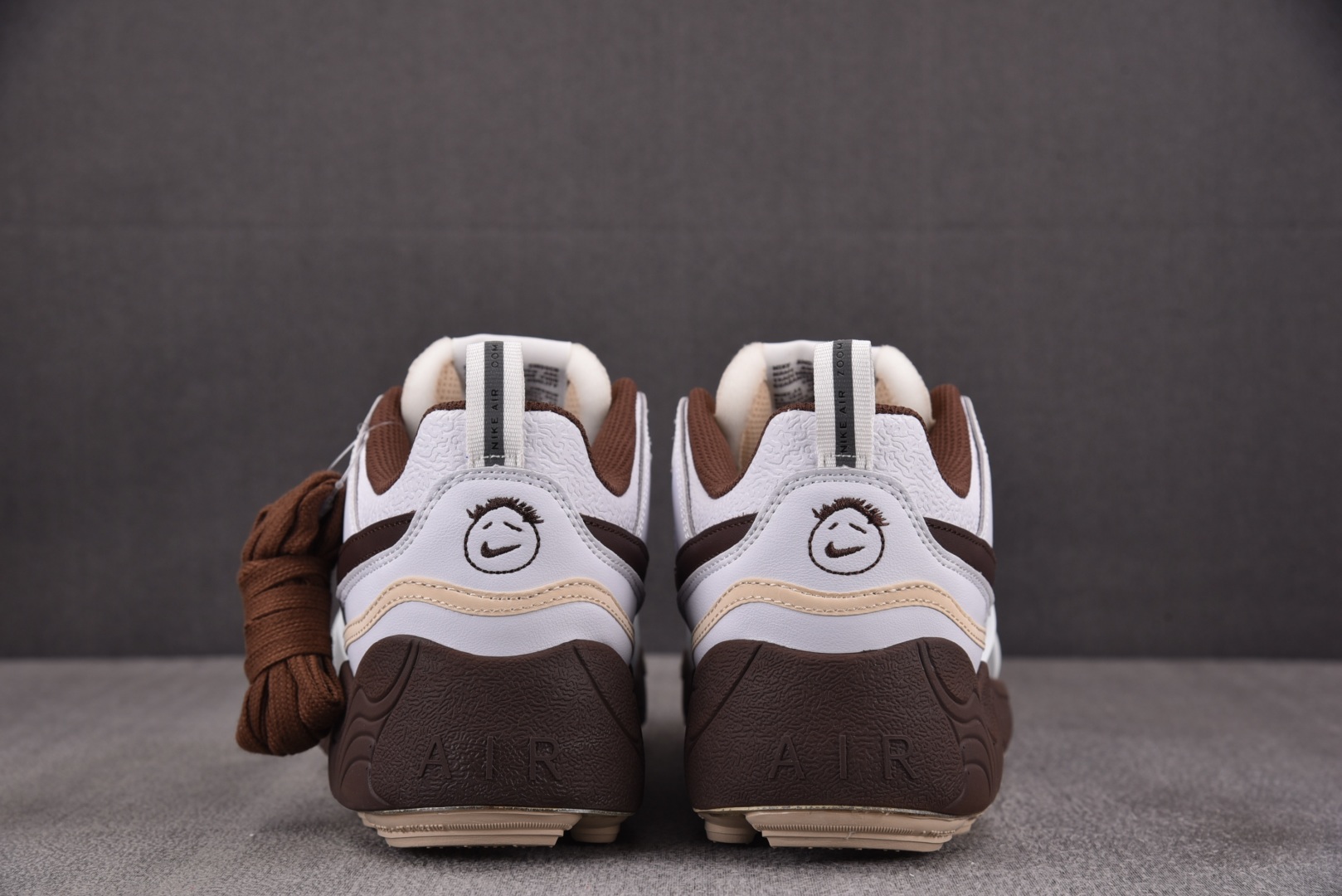 Travis 尺码41-46

纯原版出品-NK Zoom Field Jaxx Travis Scot