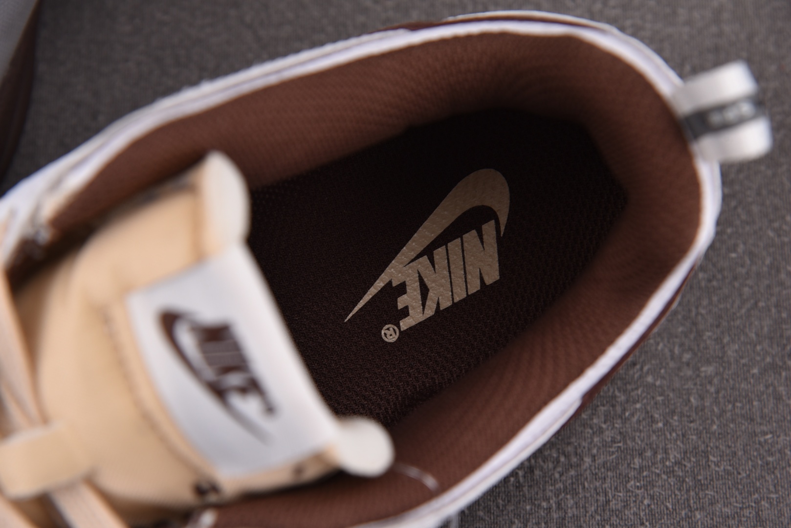 Travis 尺码41-46

纯原版出品-NK Zoom Field Jaxx Travis Scot