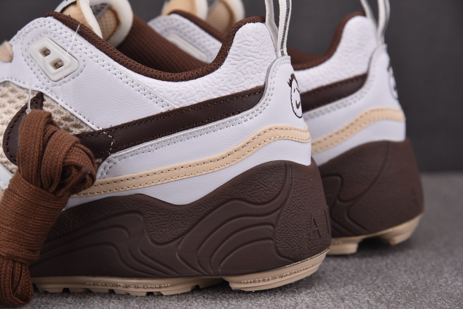 Travis 尺码41-46

纯原版出品-NK Zoom Field Jaxx Travis Scot