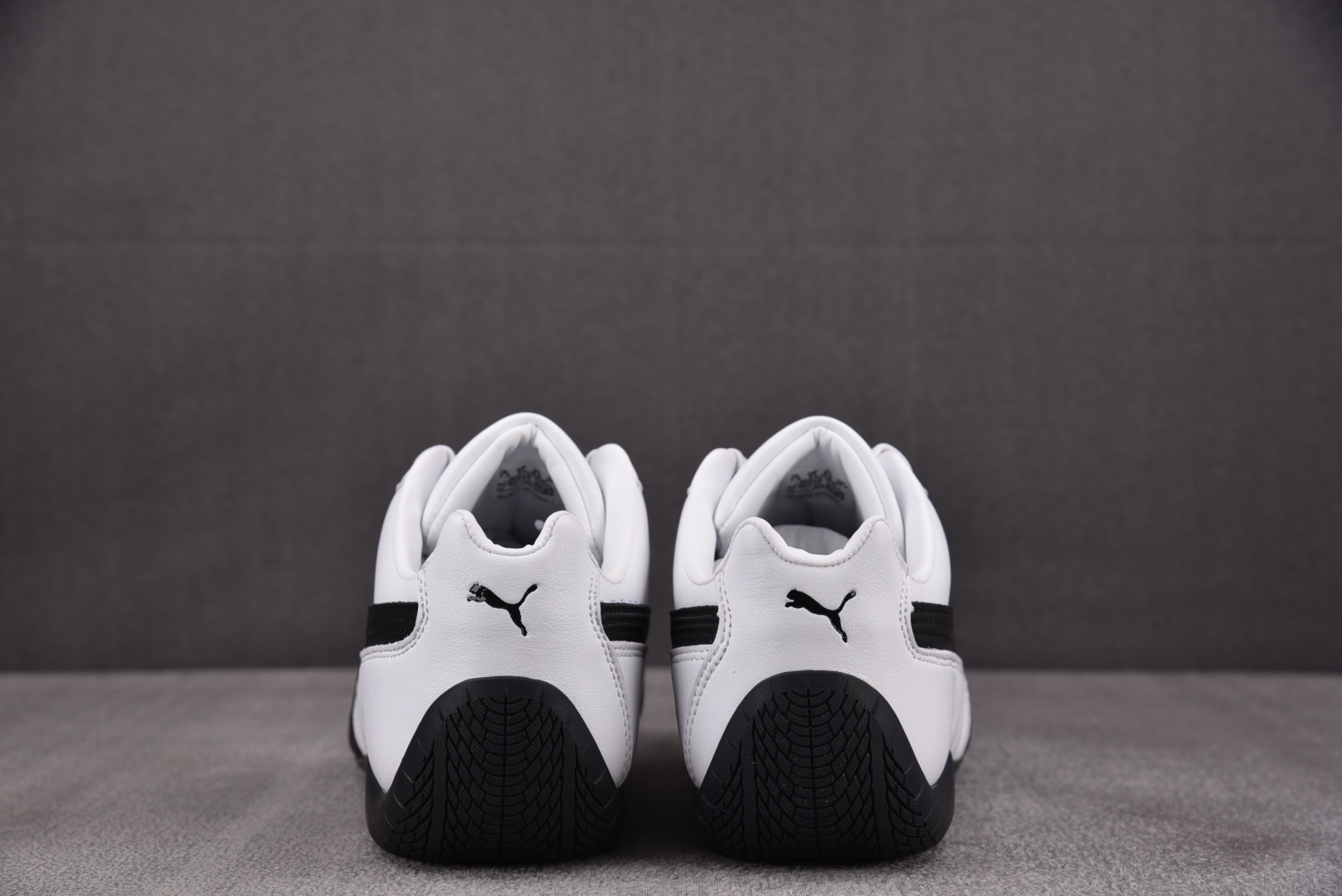 Puma 尺码36-45

纯原版出品-Puma SPeedcat Leather White Blac