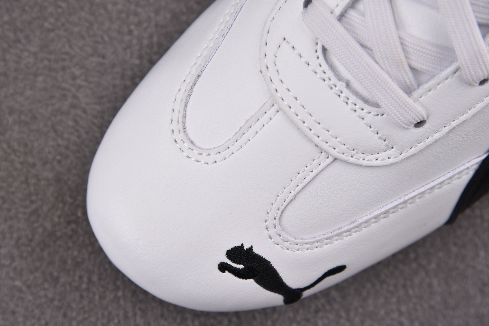 Puma 尺码36-45

纯原版出品-Puma SPeedcat Leather White Blac