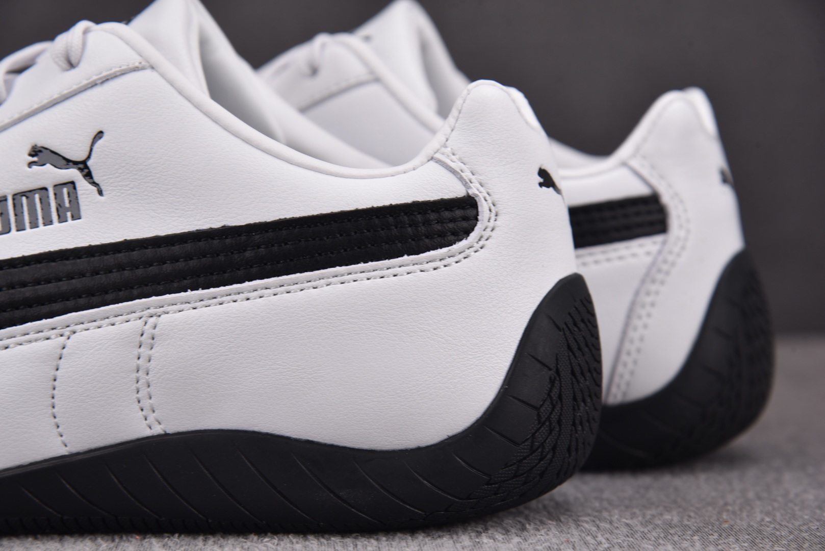 Puma 尺码36-45

纯原版出品-Puma SPeedcat Leather White Blac