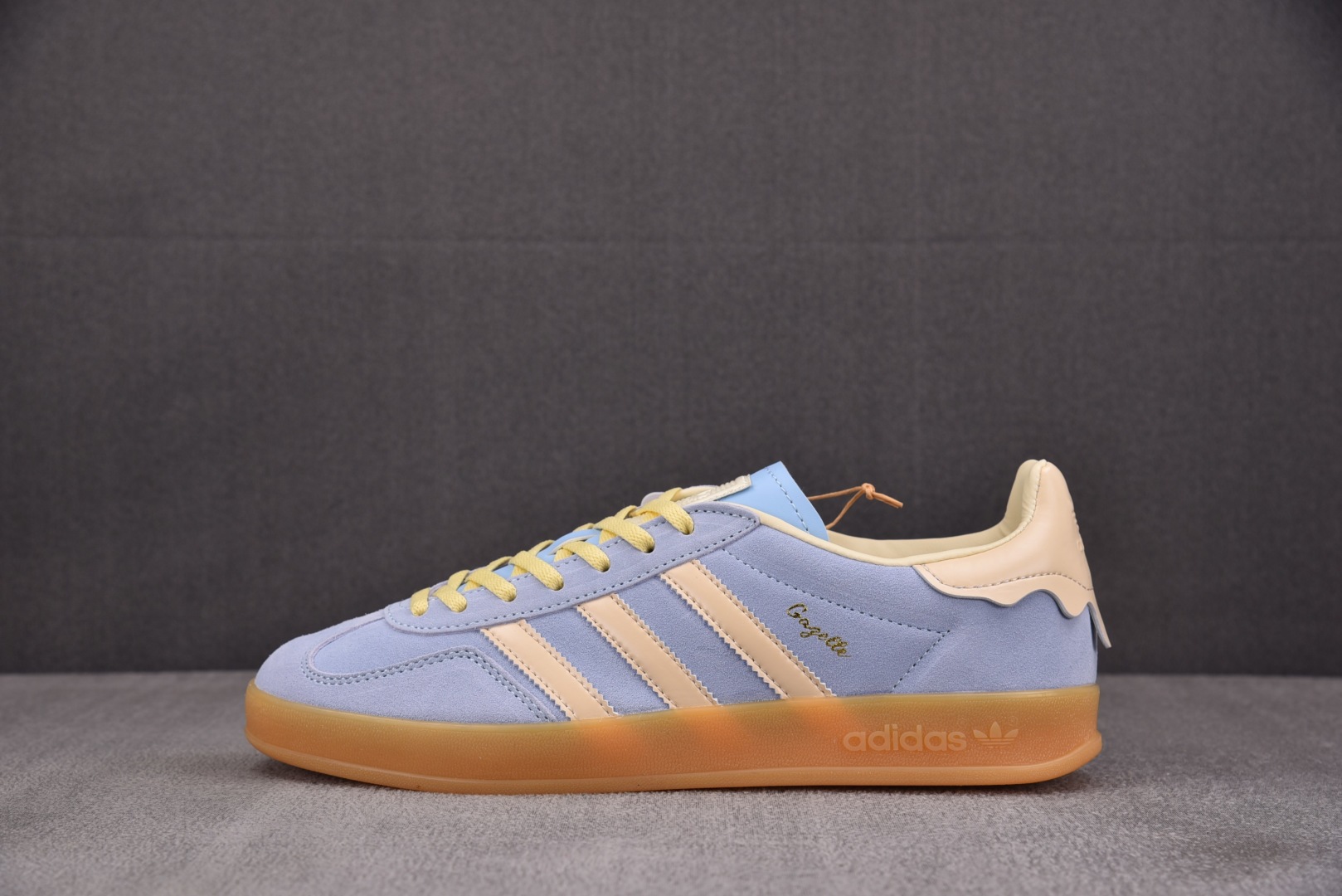 Originals 尺码36-45

纯原版出品-Gazelle Indoor Light Blue Y