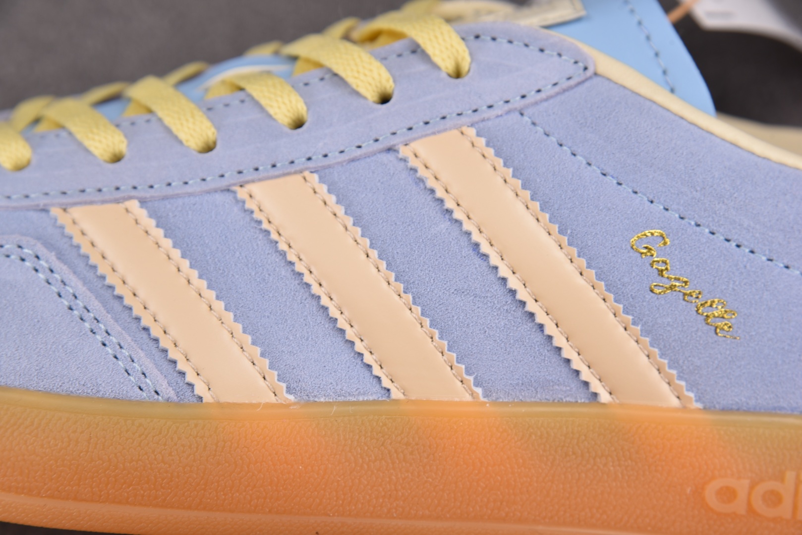 Originals 尺码36-45

纯原版出品-Gazelle Indoor Light Blue Y