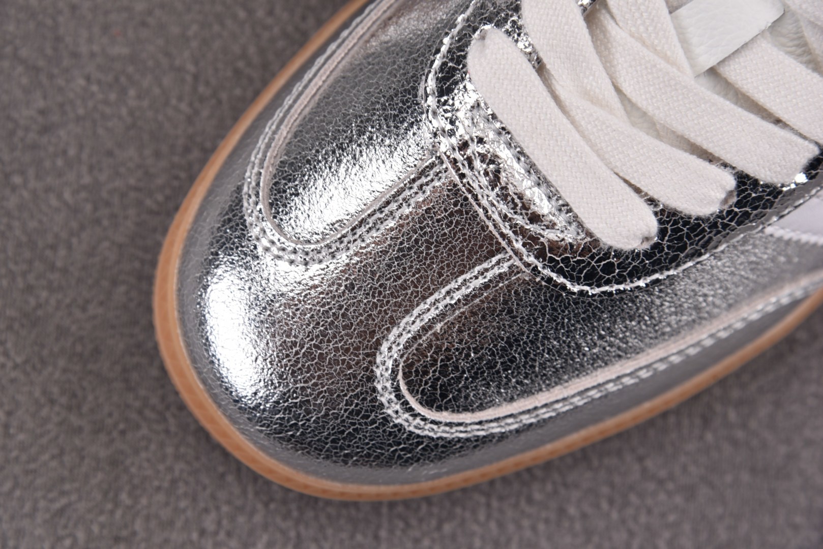 Originals 尺码36-45

纯原版出品-AD Samba OG Silver Metallic