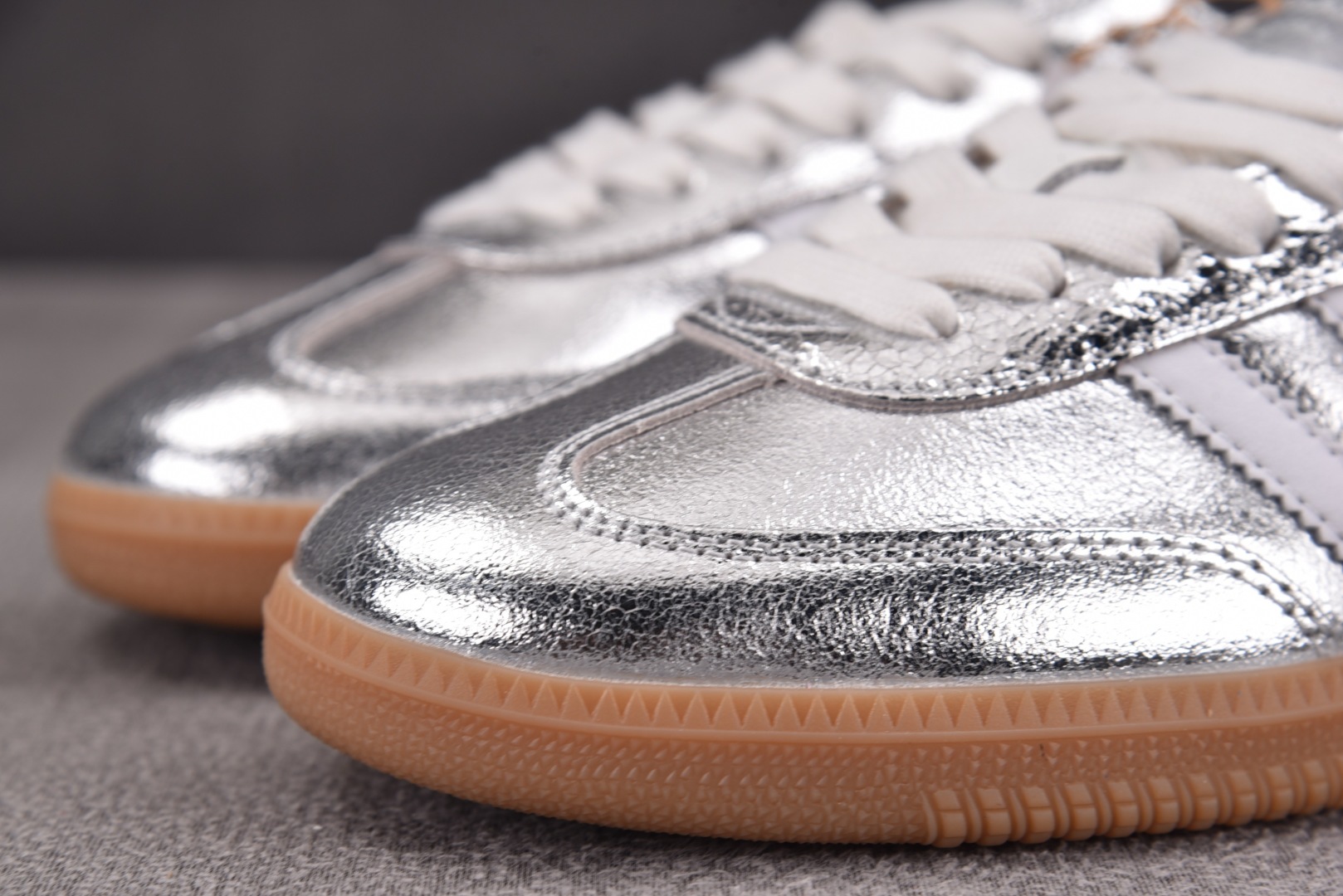 Originals 尺码36-45

纯原版出品-AD Samba OG Silver Metallic