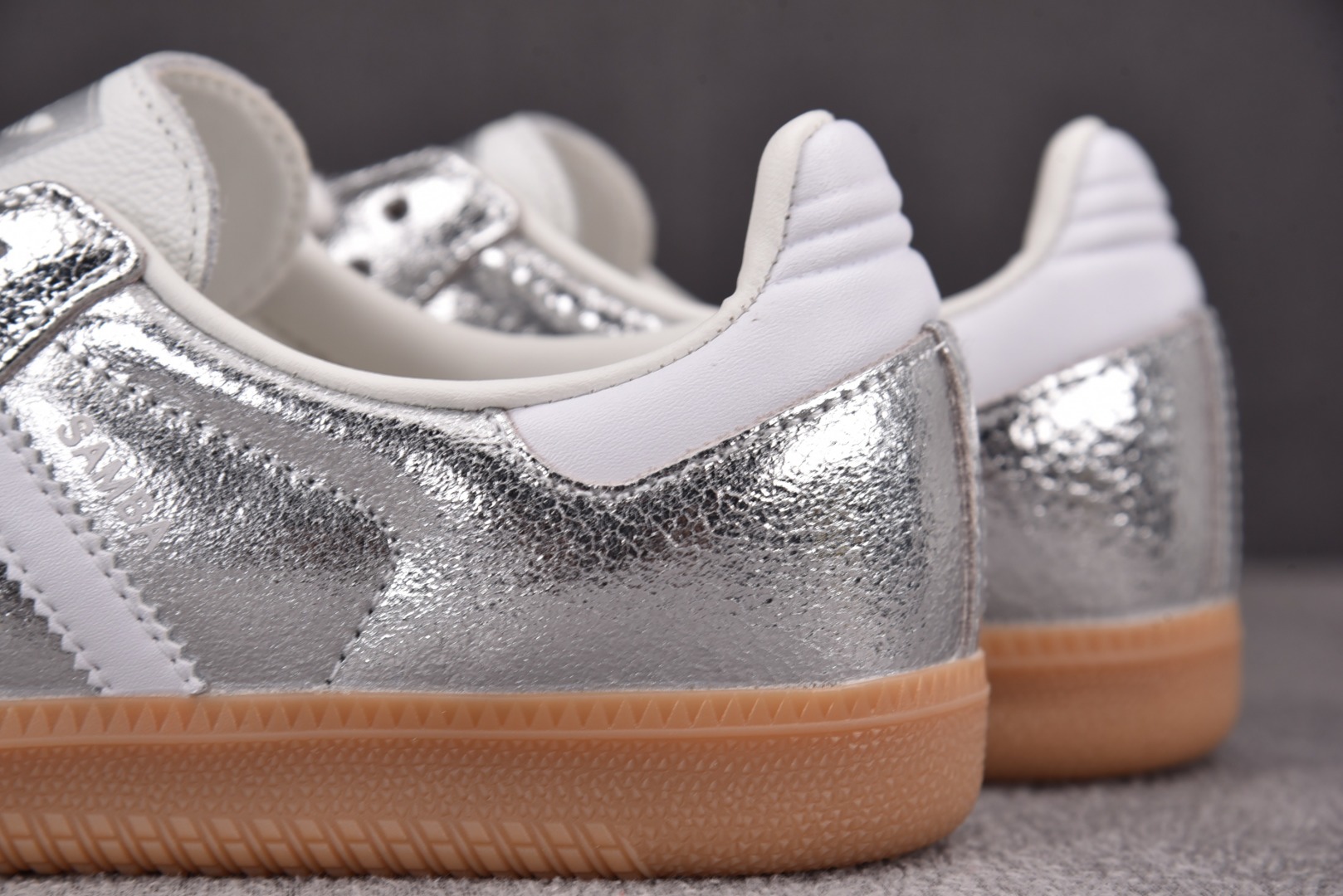 Originals 尺码36-45

纯原版出品-AD Samba OG Silver Metallic