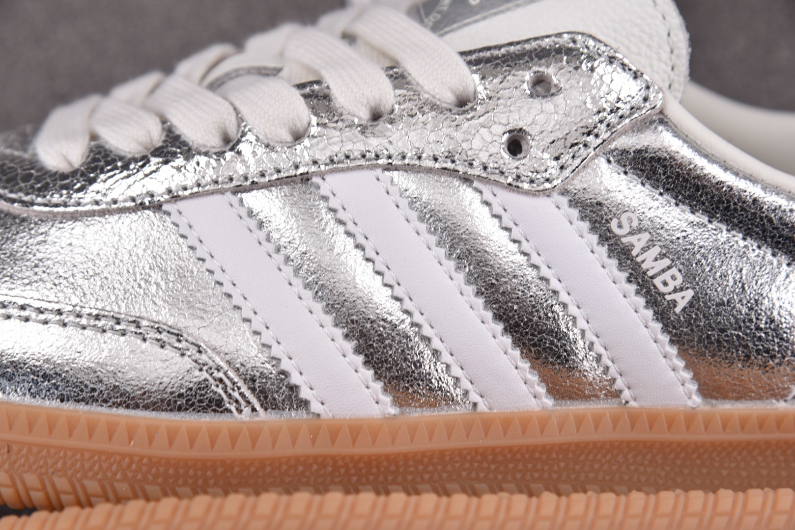 Originals 尺码36-45

纯原版出品-AD Samba OG Silver Metallic