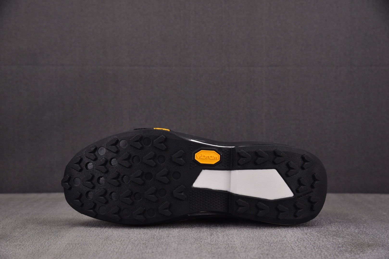Sacai 尺码36-46

纯原版出品-NK Zegamadome SP sacai Matte Si