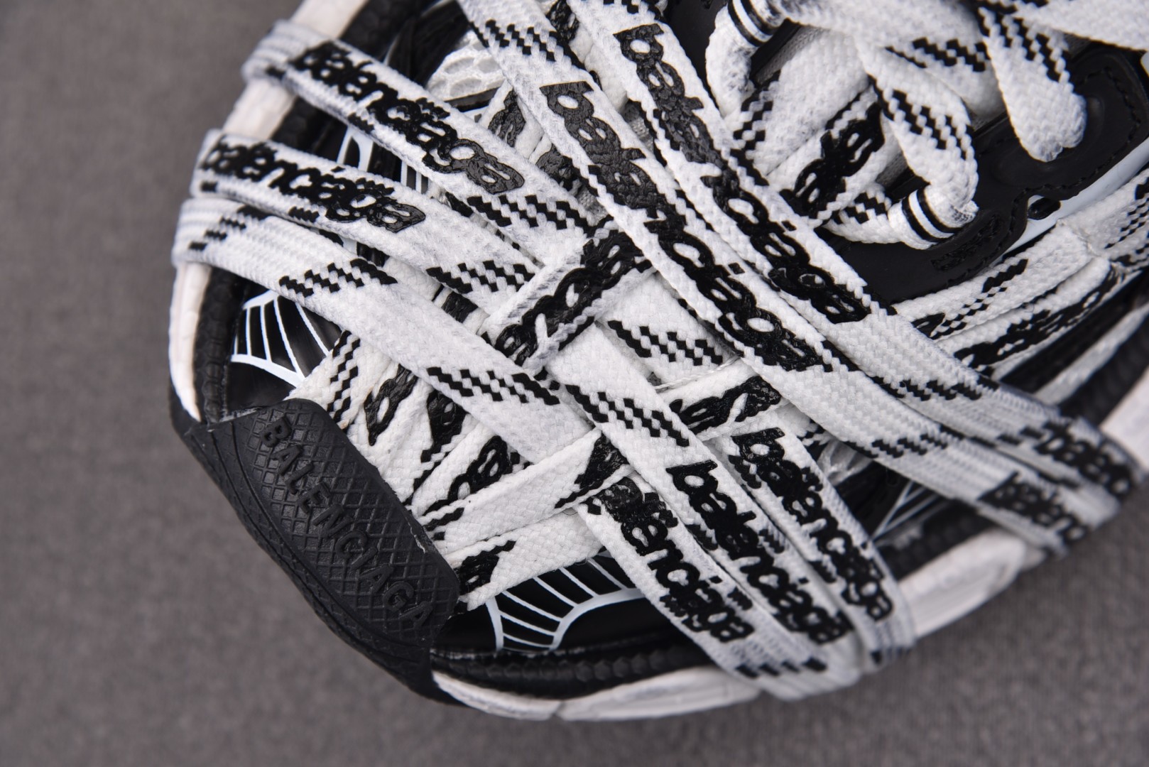 巴黎 尺码35-46

纯原出品-Balenciaga 3XL Extreme Lace 24ss 绑带