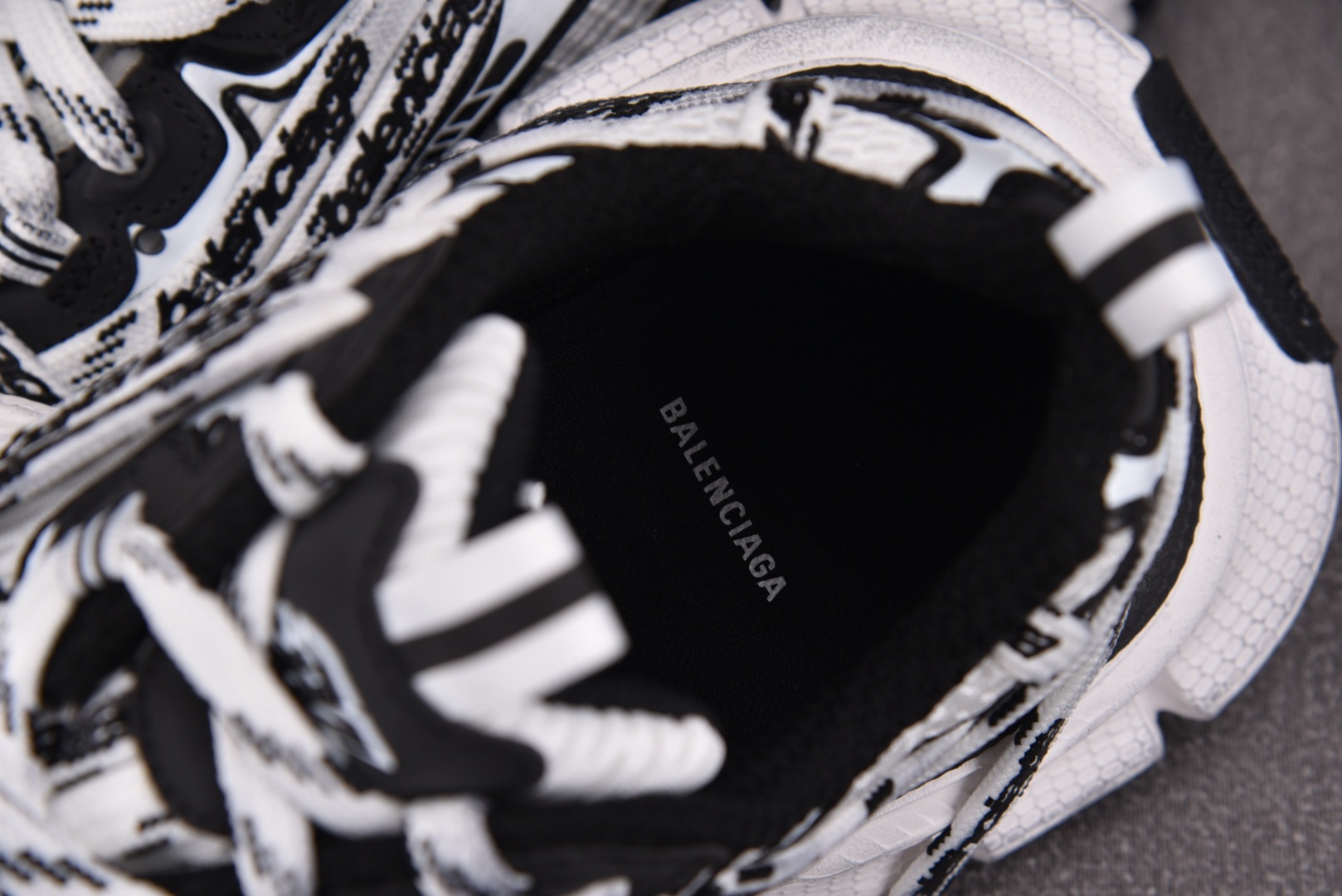 巴黎 尺码35-46

纯原出品-Balenciaga 3XL Extreme Lace 24ss 绑带