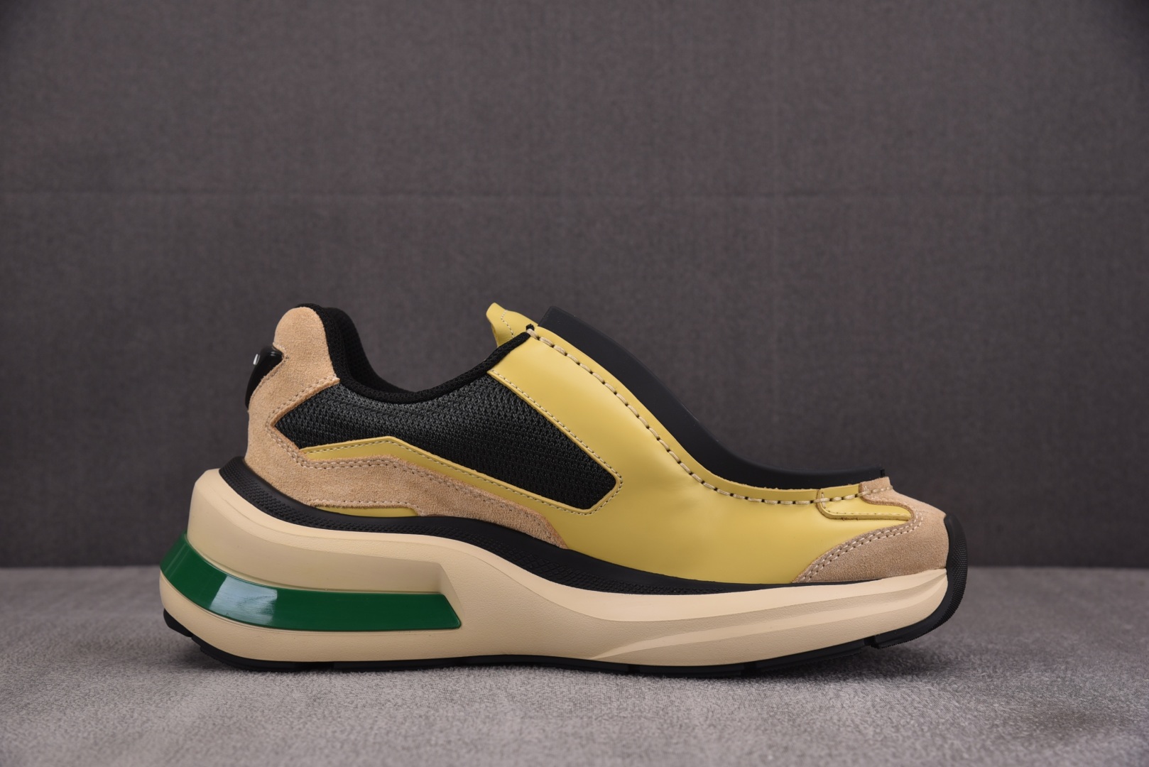 普拉达 尺码38-46

纯原出品-PRADA Systeme 抹茶绿 YZ022-1
尺码 38 39