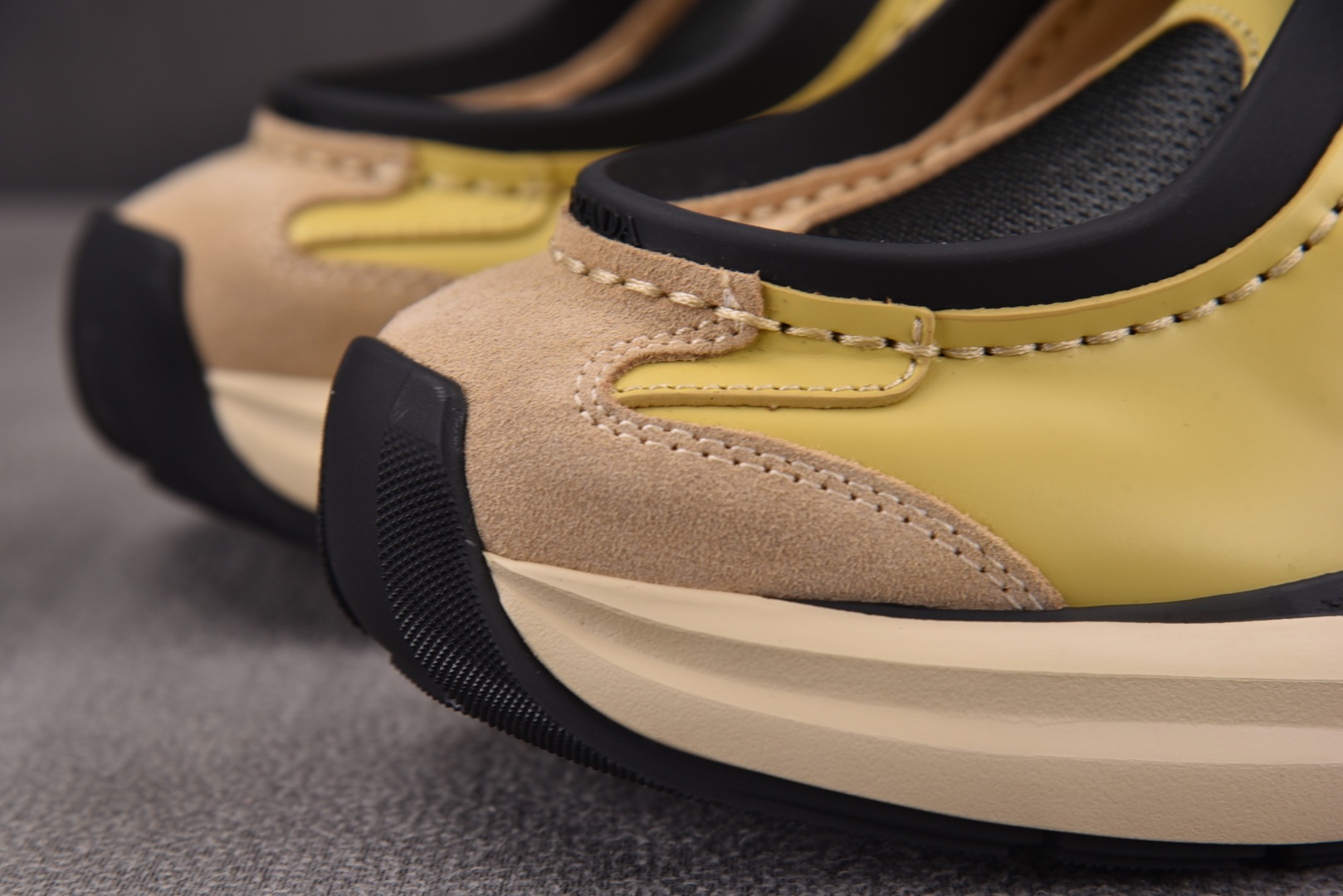 普拉达 尺码38-46

纯原出品-PRADA Systeme 抹茶绿 YZ022-1
尺码 38 39